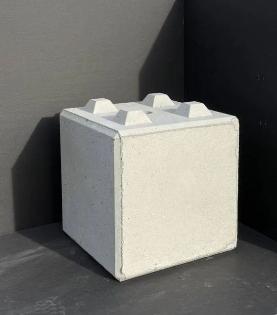 Half-size standard precast block